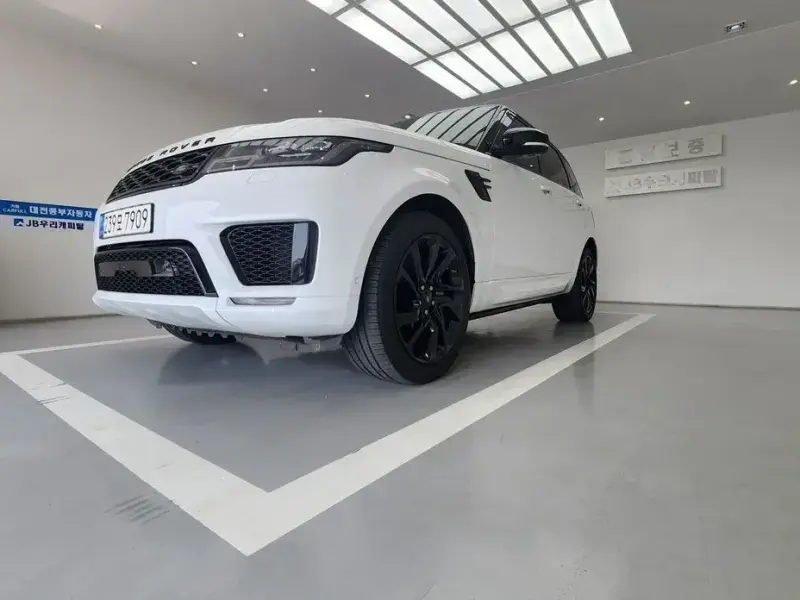 2021 Land Rover Range Rover Sport с пробегом 81 000 км