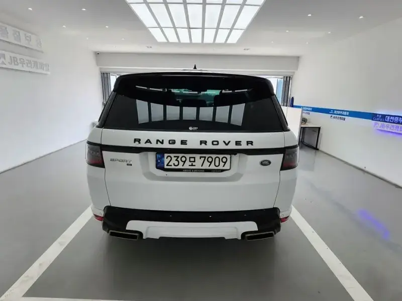 2021 Land Rover Range Rover Sport с пробегом 81 000 км