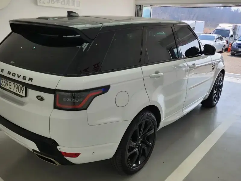 2021 Land Rover Range Rover Sport с пробегом 81 000 км