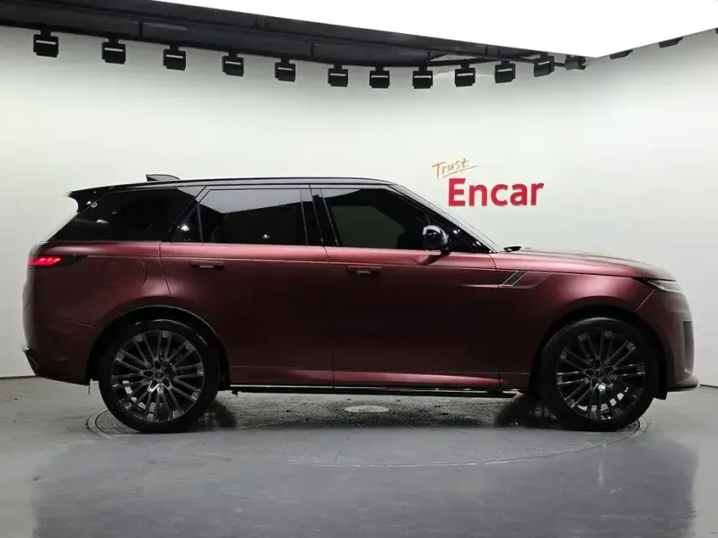 2025 Land Rover Range Rover Sport с пробегом 422 км