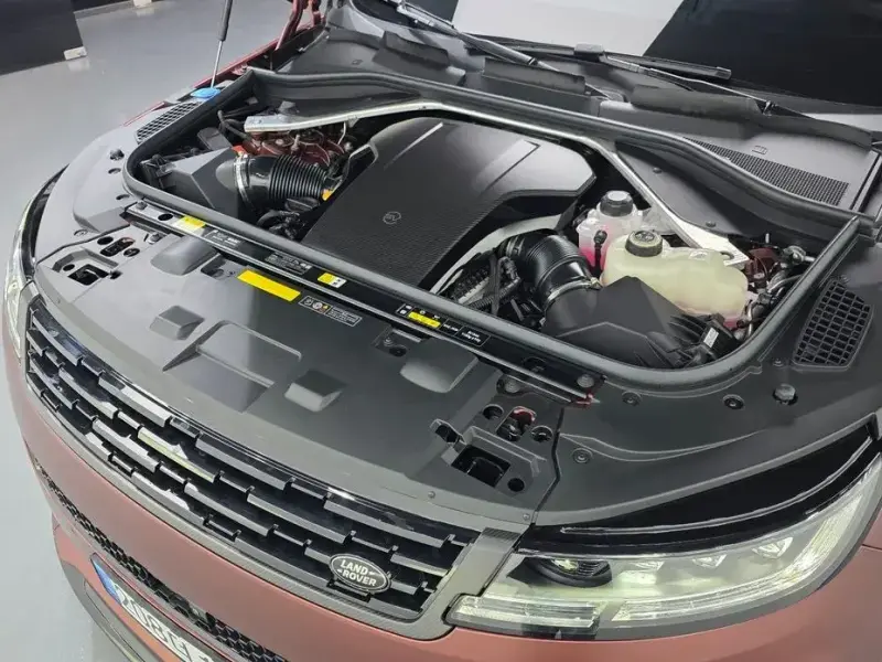 2025 Land Rover Range Rover Sport с пробегом 422 км