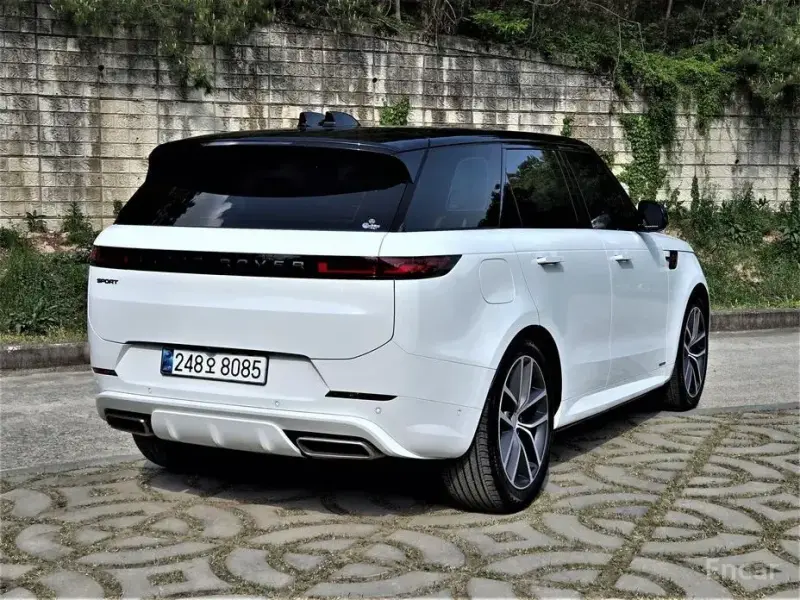 2024 Land Rover Range Rover Sport с пробегом 26 300 км