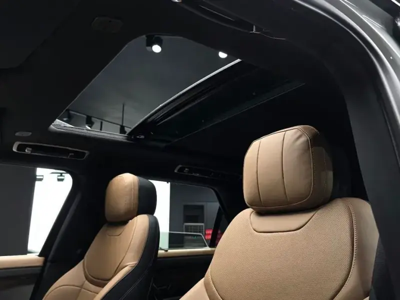 2025 Land Rover Range Rover Sport с пробегом 4 894 км