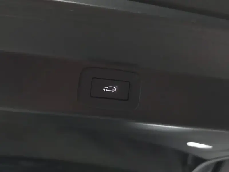 2025 Land Rover Range Rover Sport с пробегом 4 894 км