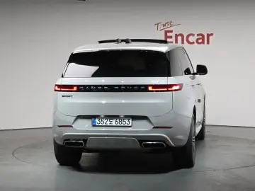 2025 Land Rover Range Rover Sport с пробегом 16 891 км