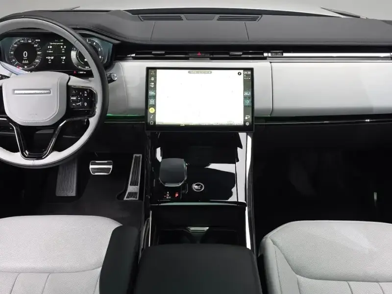 2025 Land Rover Range Rover Sport с пробегом 16 891 км