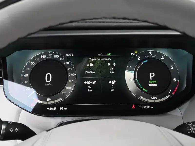 2025 Land Rover Range Rover Sport с пробегом 16 891 км