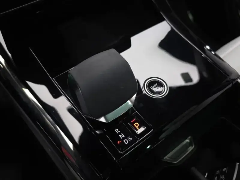 2025 Land Rover Range Rover Sport с пробегом 16 891 км