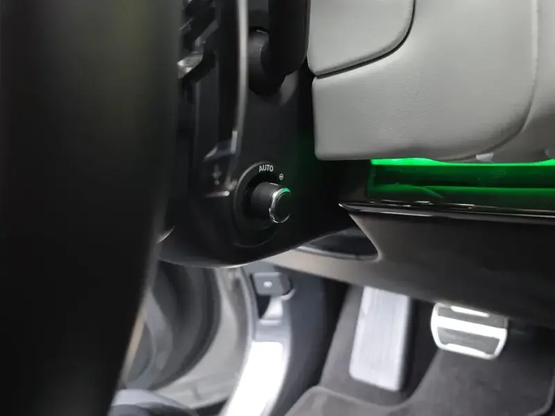 2025 Land Rover Range Rover Sport с пробегом 16 891 км