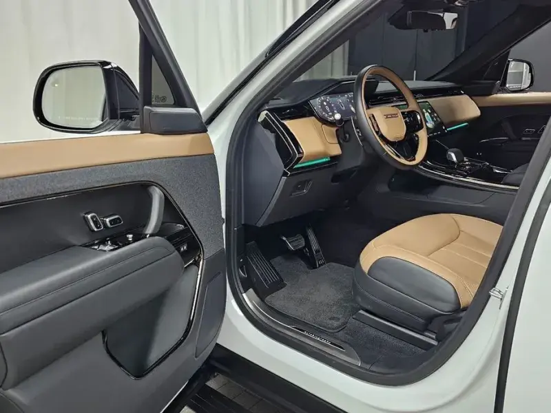2024 Land Rover Range Rover Sport с пробегом 21 644 км