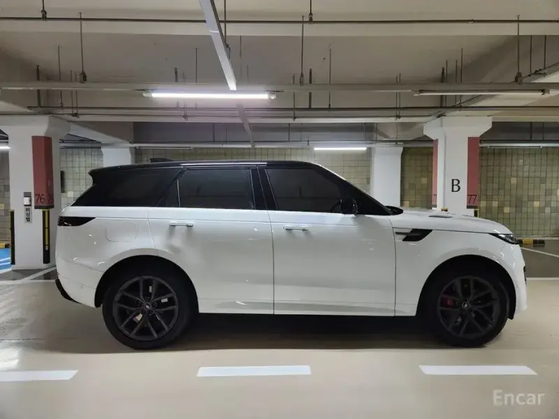 2023 Land Rover Range Rover Sport с пробегом 30 000 км