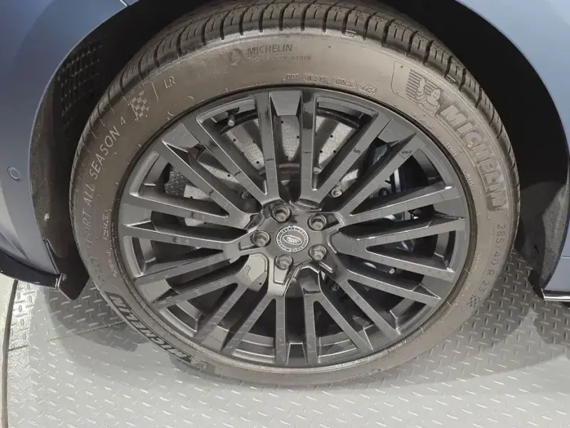 2025 Land Rover Range Rover Sport с пробегом 1 267 км