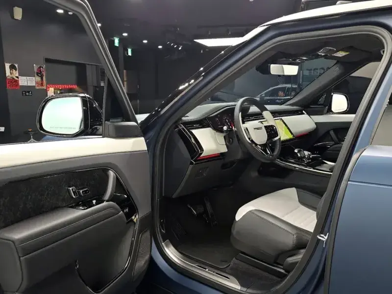 2025 Land Rover Range Rover Sport с пробегом 1 267 км