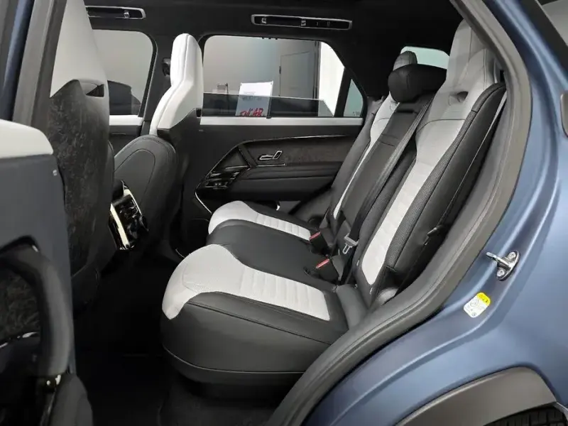 2025 Land Rover Range Rover Sport с пробегом 1 267 км