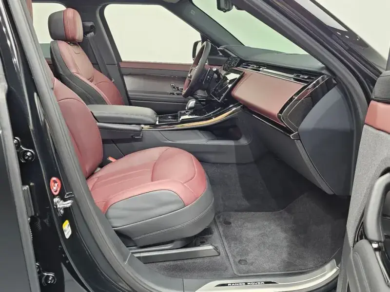 2025 Land Rover Range Rover Sport с пробегом 3 778 км