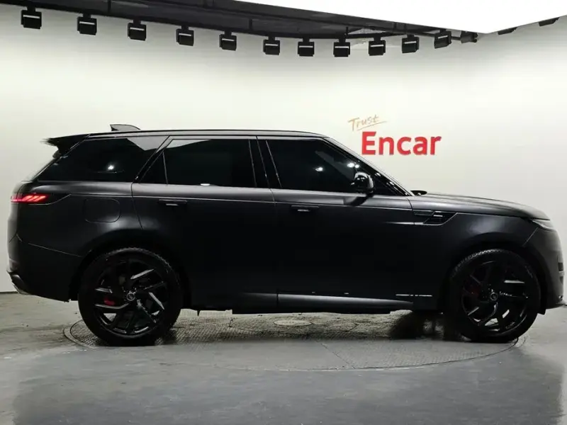 2025 Land Rover Range Rover Sport с пробегом 3 778 км