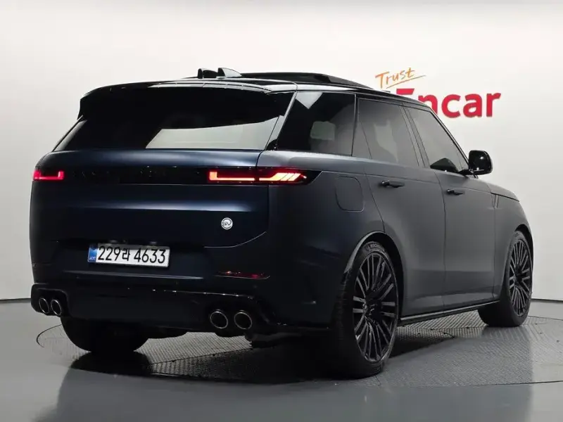 2025 Land Rover Range Rover Sport с пробегом 986 км