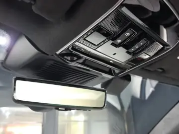 2025 Land Rover Range Rover Sport с пробегом 986 км