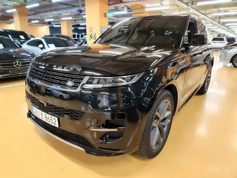 2025 Land Rover Range Rover Sport с пробегом 8 300 км