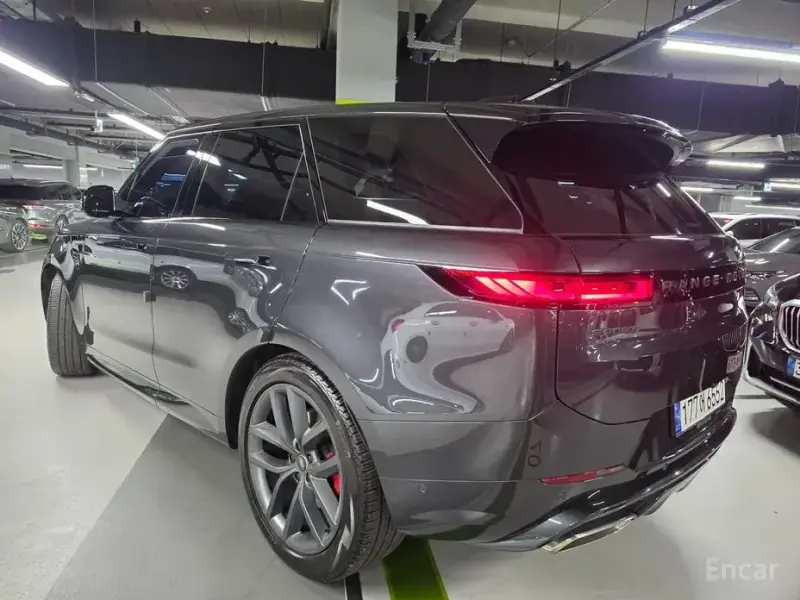2024 Land Rover Range Rover Sport с пробегом 14 692 км