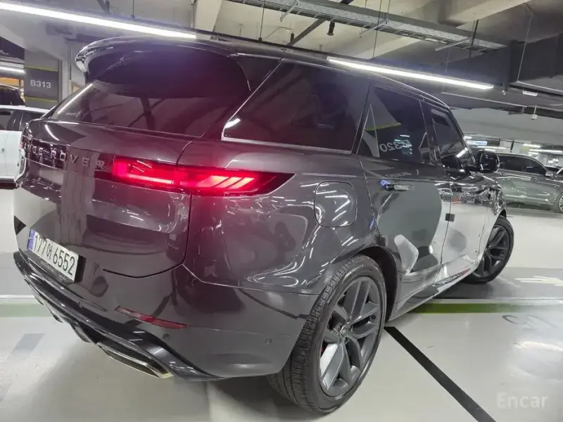 2024 Land Rover Range Rover Sport с пробегом 14 692 км