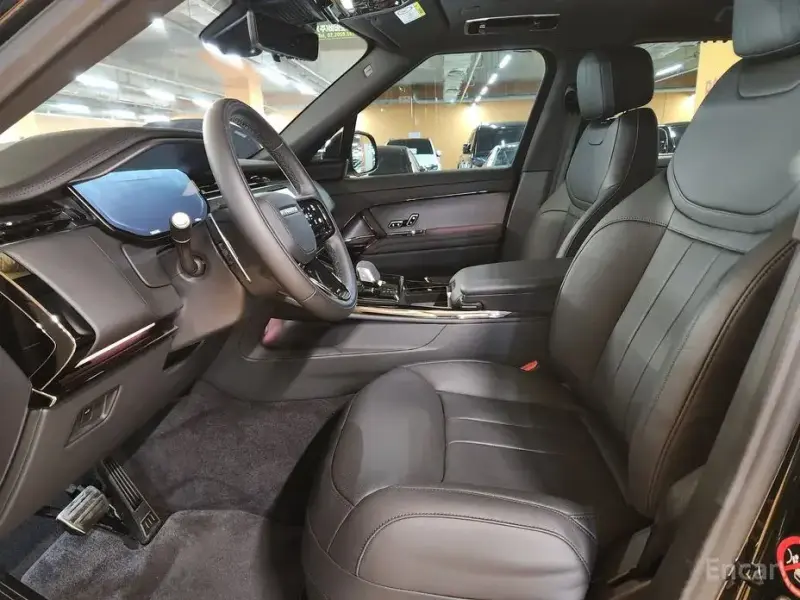 2025 Land Rover Range Rover Sport с пробегом 8 300 км