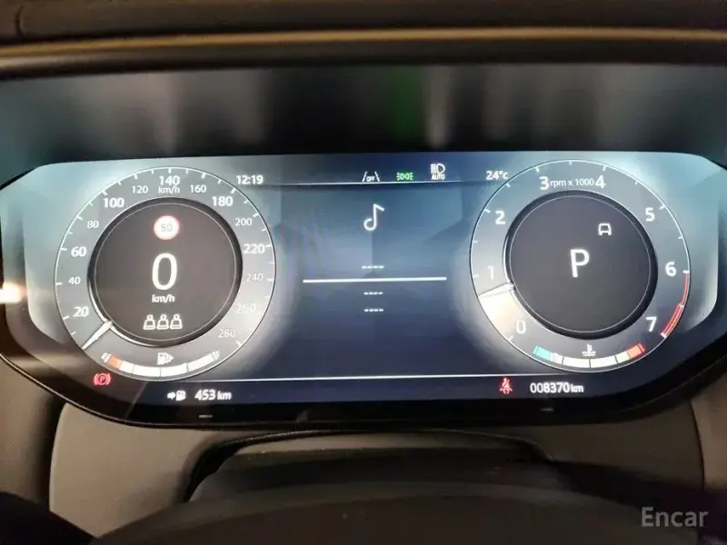 2025 Land Rover Range Rover Sport с пробегом 8 300 км