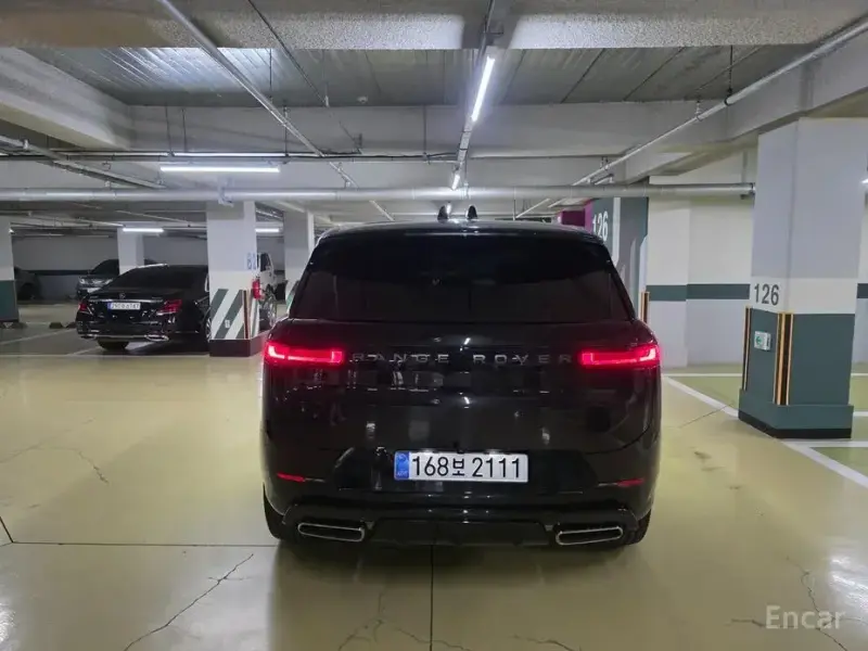 2025 Land Rover Range Rover Sport с пробегом 4 945 км
