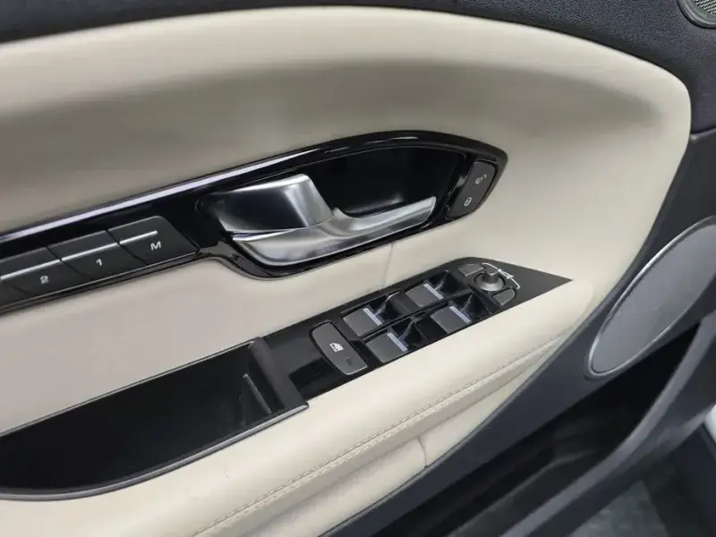 2018 Land Rover Range Rover Evoque с пробегом 93 736 км