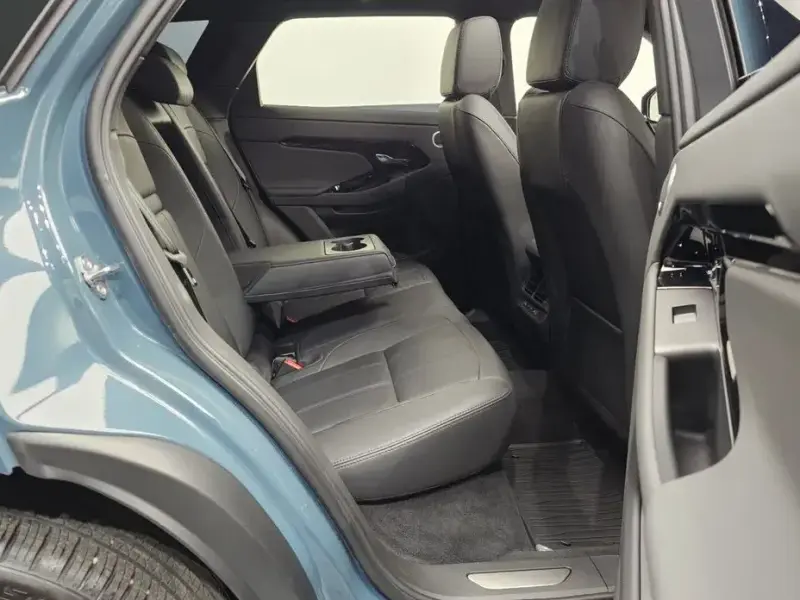 2025 Land Rover Range Rover Evoque с пробегом 14 882 км