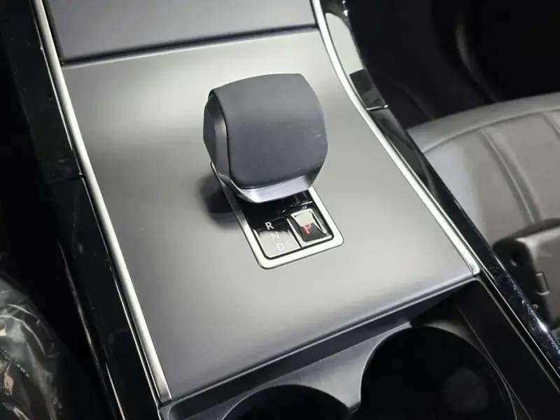 2024 Land Rover Range Rover Evoque с пробегом 13 120 км