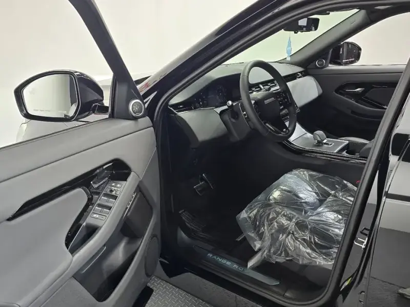 2024 Land Rover Range Rover Evoque с пробегом 13 120 км