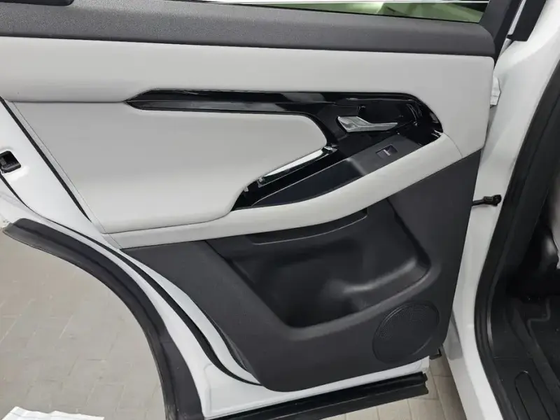 2024 Land Rover Range Rover Evoque с пробегом 26 448 км