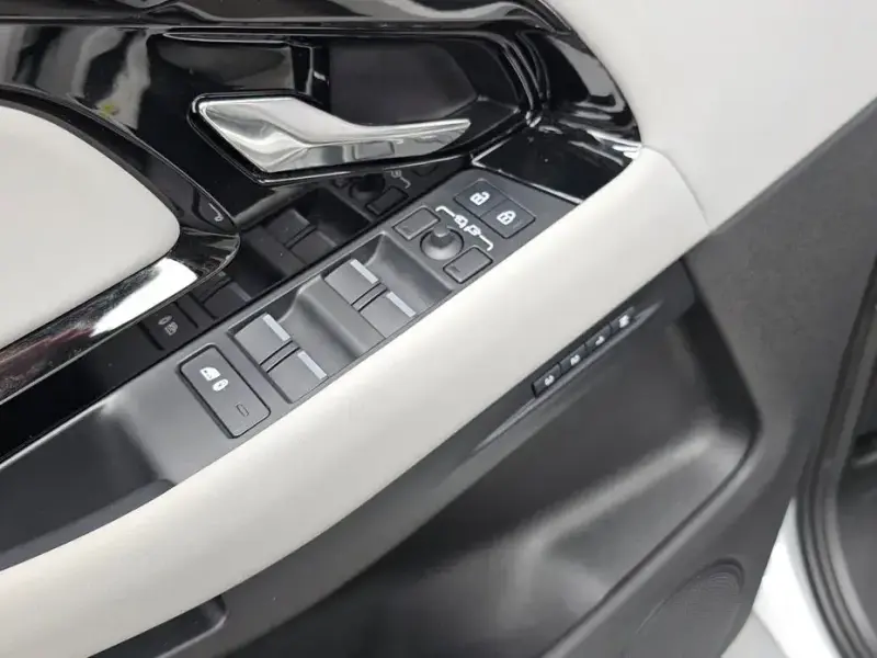 2024 Land Rover Range Rover Evoque с пробегом 26 448 км