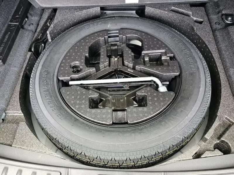2024 Land Rover Range Rover Evoque с пробегом 26 448 км