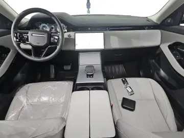 2025 Land Rover Range Rover Evoque с пробегом 6 431 км