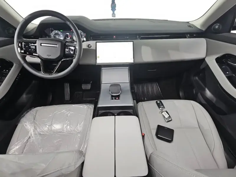 2025 Land Rover Range Rover Evoque с пробегом 6 431 км
