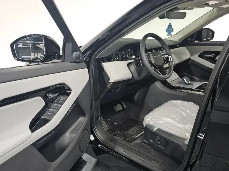 2025 Land Rover Range Rover Evoque с пробегом 6 431 км