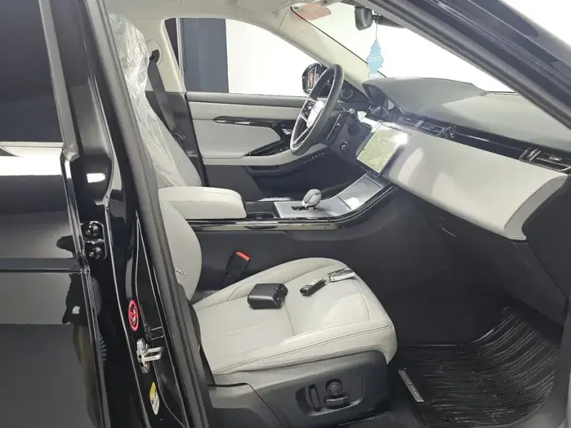 2025 Land Rover Range Rover Evoque с пробегом 6 431 км