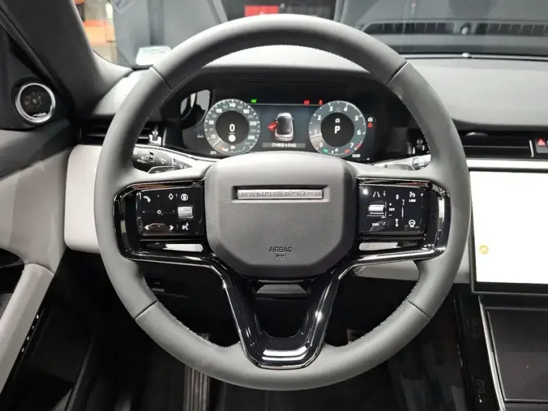 2025 Land Rover Range Rover Evoque с пробегом 472 км