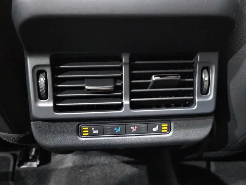 2025 Land Rover Range Rover Evoque с пробегом 472 км