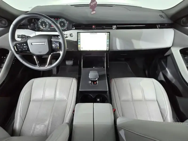 2025 Land Rover Range Rover Evoque с пробегом 8 555 км
