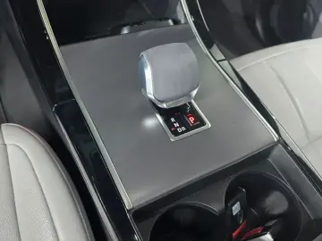 2025 Land Rover Range Rover Evoque с пробегом 8 555 км