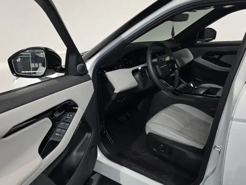 2025 Land Rover Range Rover Evoque с пробегом 8 555 км