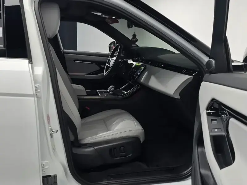 2025 Land Rover Range Rover Evoque с пробегом 8 555 км