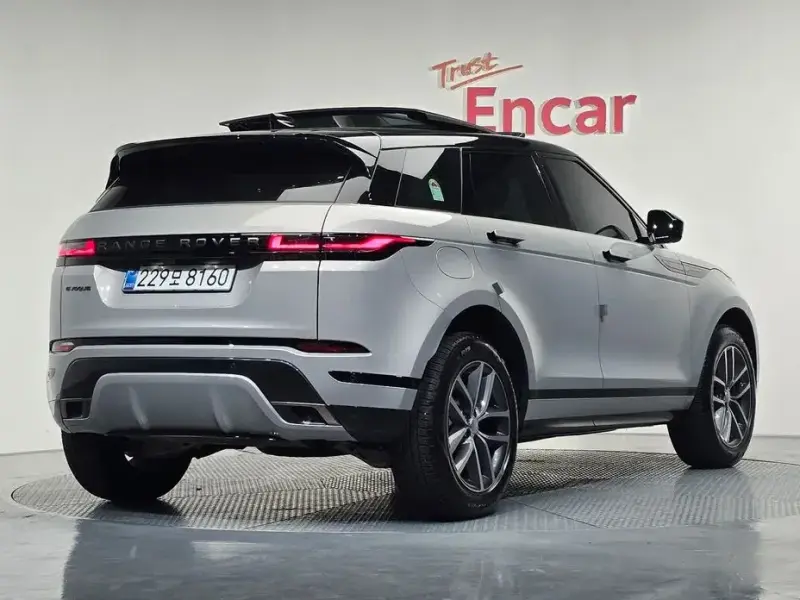2025 Land Rover Range Rover Evoque с пробегом 7 639 км