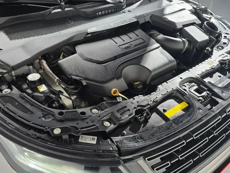 2025 Land Rover Range Rover Evoque с пробегом 7 639 км