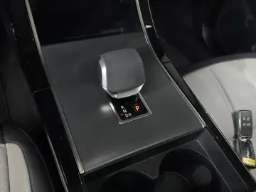 2025 Land Rover Range Rover Evoque с пробегом 7 639 км