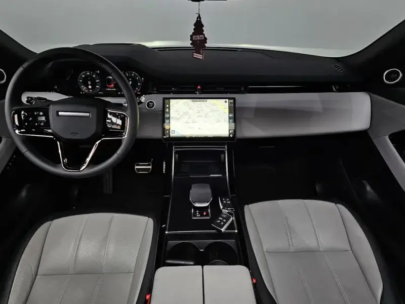 2025 Land Rover Range Rover Evoque с пробегом 7 524 км