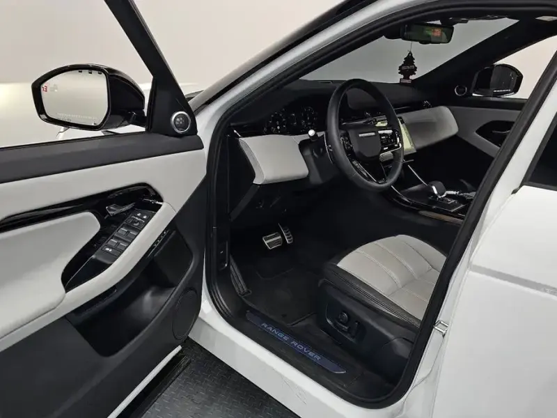 2025 Land Rover Range Rover Evoque с пробегом 7 524 км